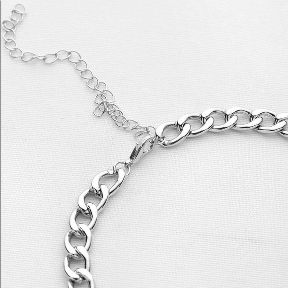 3/$30 🤍 Silver Cuban Link Chain Choker - Picture 4 of 5